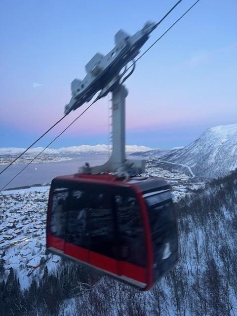 Mountainside Lodge - Breivikeidet 特罗姆瑟 外观 照片